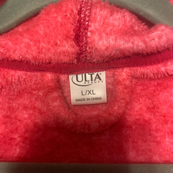 Ulta Pink Fleece Robe - Picture 3 of 4